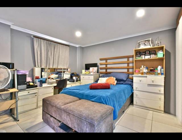 5 BEDROOM HOUSE FOR SALE IN MONDEOR